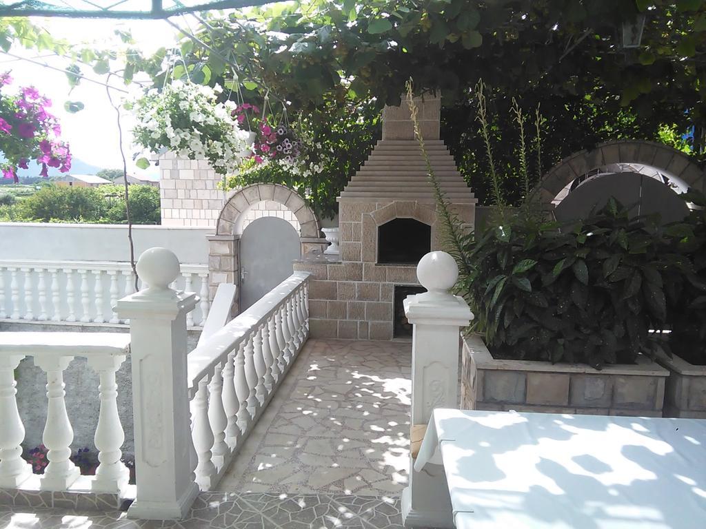 Villa Jelena Требинье Экстерьер фото